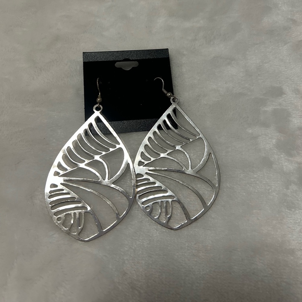 Silver dangle drop earrings - Picture 2 of 3